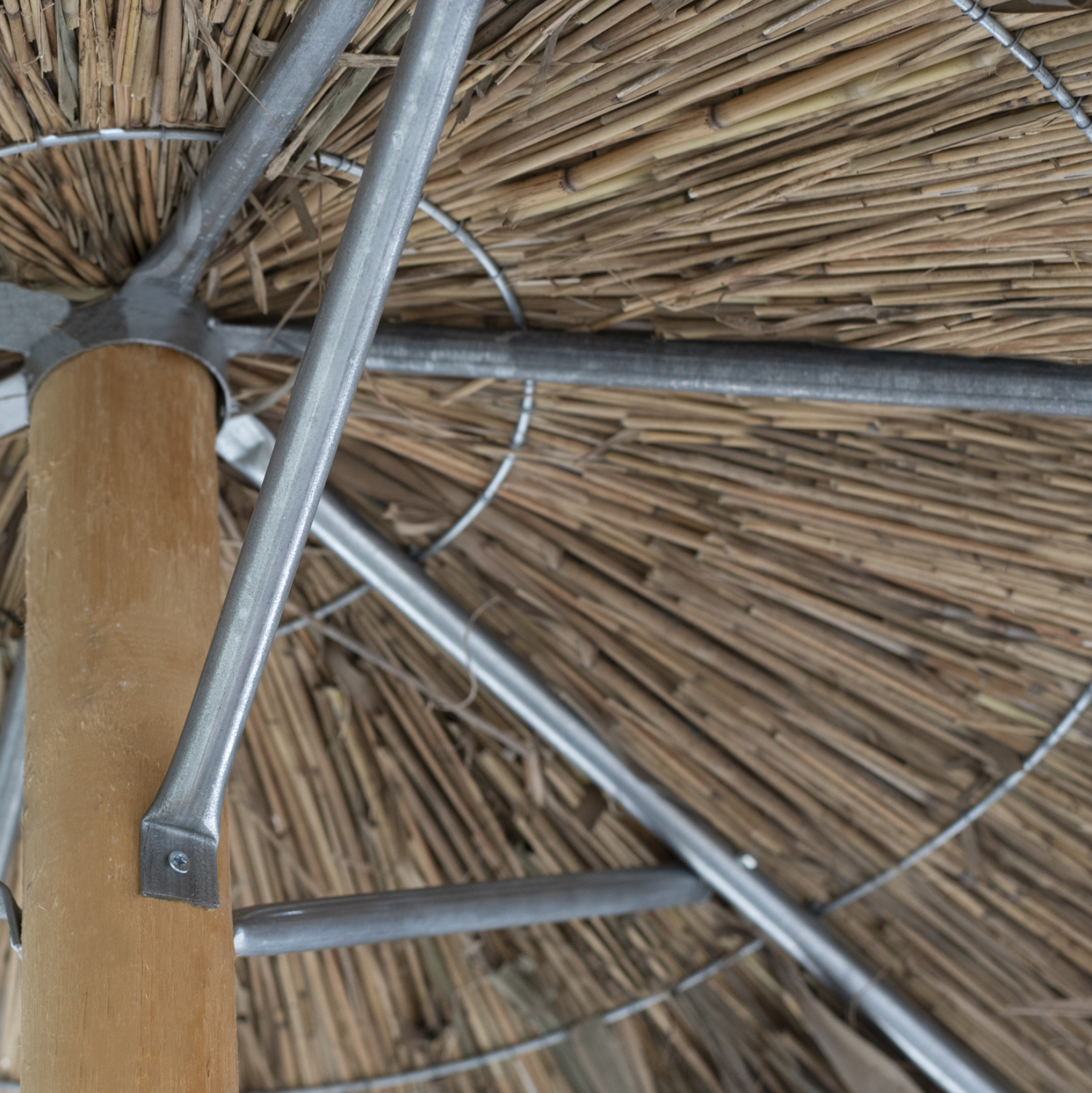 omprela-psathini-me-antirides-kai-xylino-3